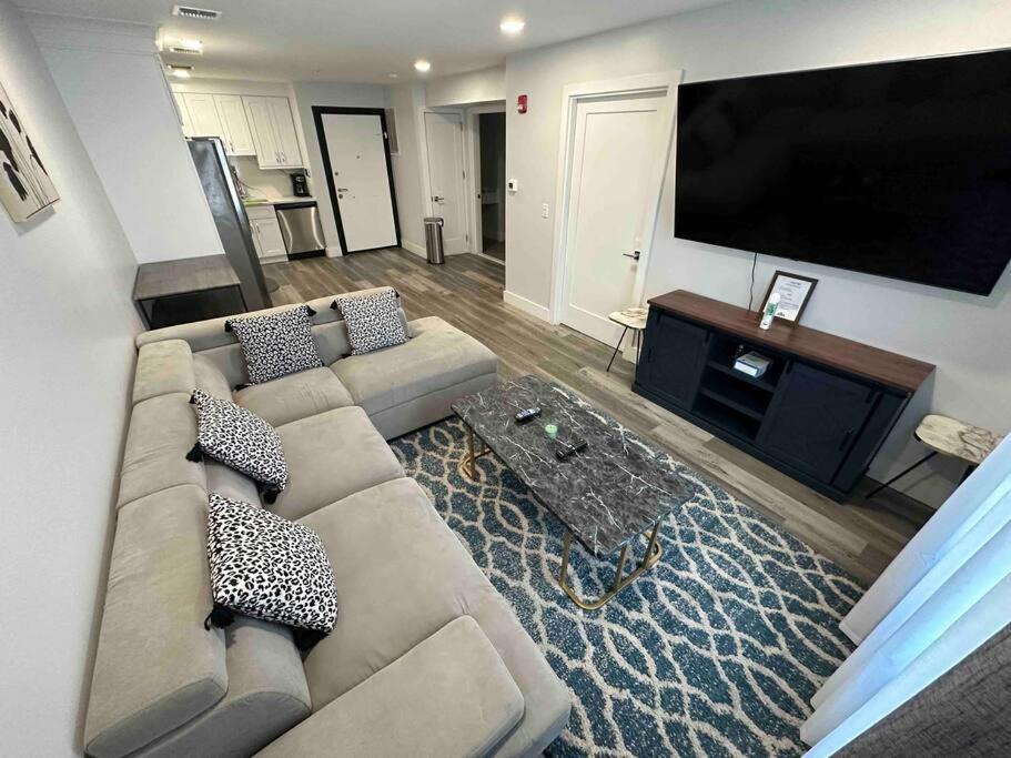 The Chic Suite - 1Br With Luxe Amenities Paterson Esterno foto