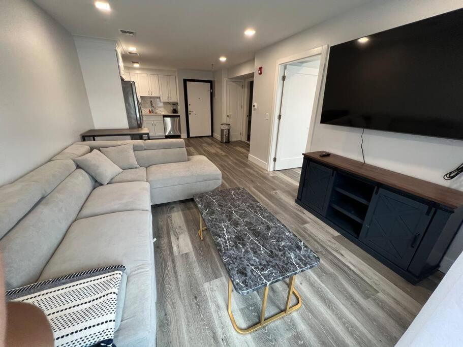 The Chic Suite - 1Br With Luxe Amenities Paterson Esterno foto